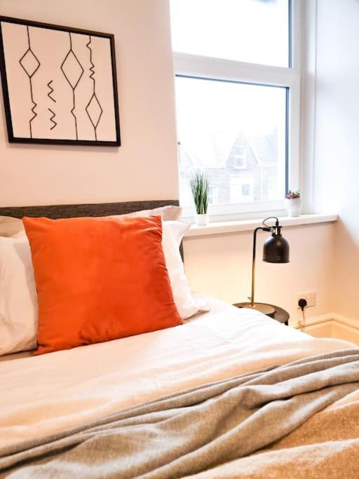 Stunning Flat Close To Beach Swansea Eksteriør bilde