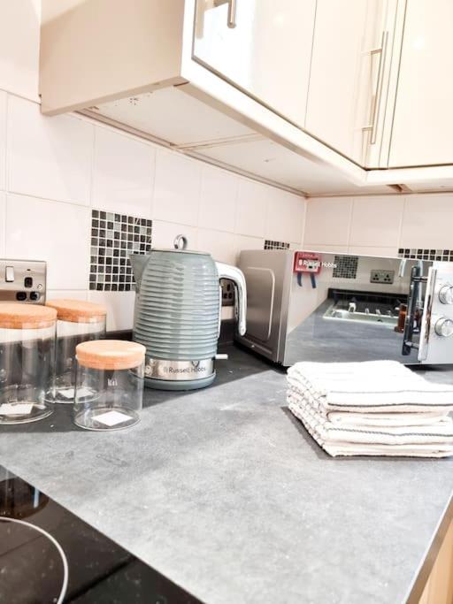Stunning Flat Close To Beach Swansea Eksteriør bilde
