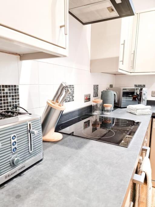 Stunning Flat Close To Beach Swansea Eksteriør bilde