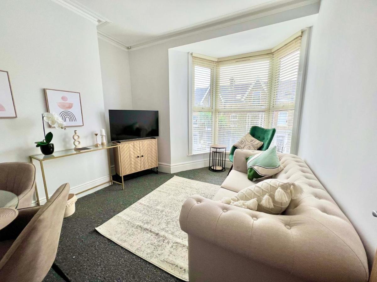 Stunning Flat Close To Beach Swansea Eksteriør bilde