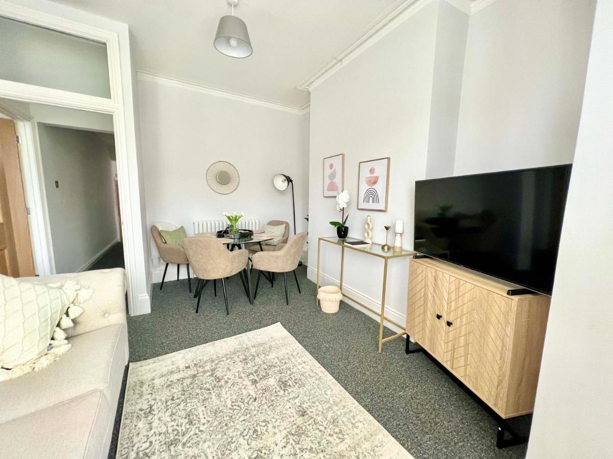 Stunning Flat Close To Beach Swansea Eksteriør bilde